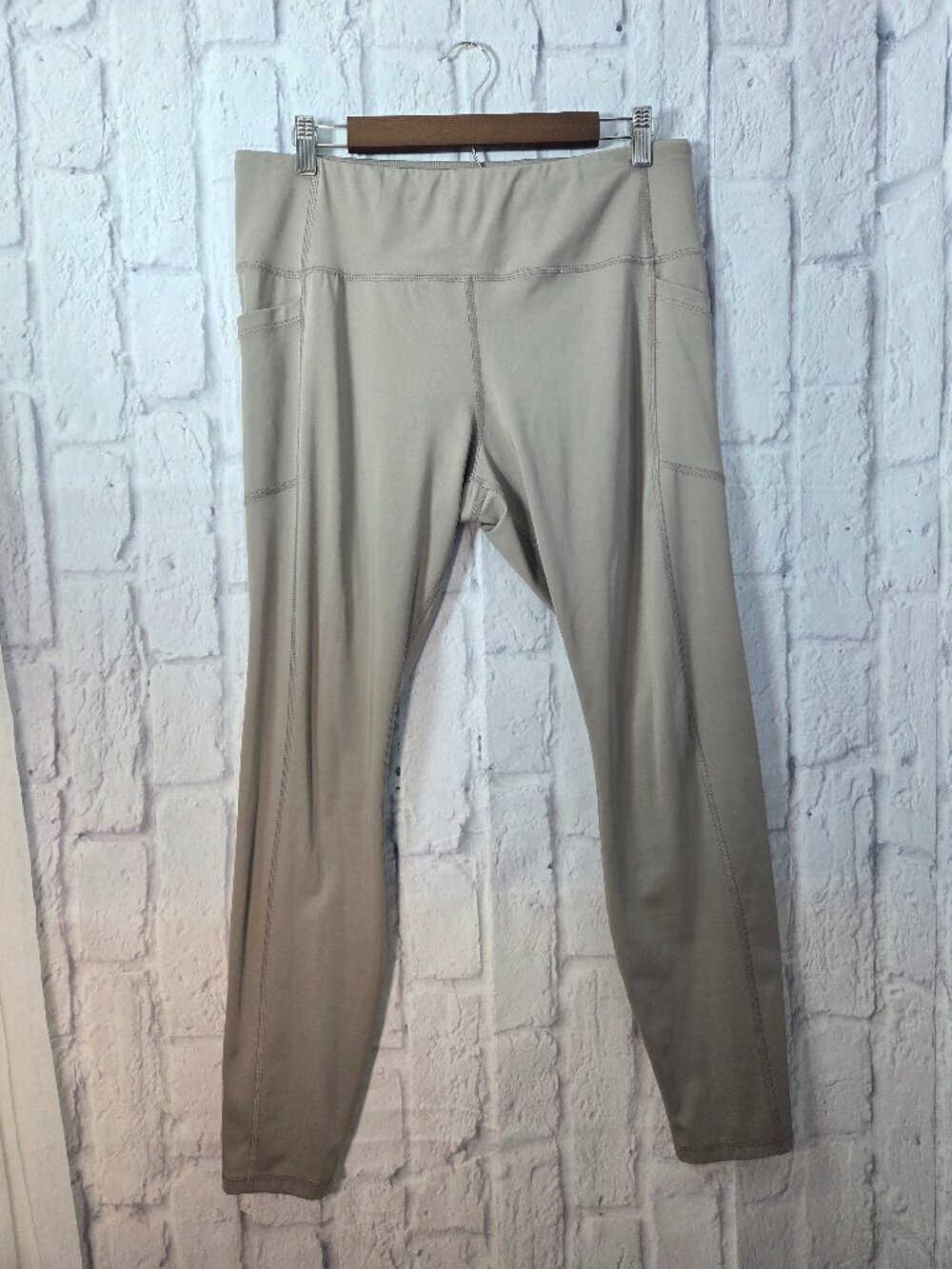 Avia Extra Large (16-18) Taupe Pull On Activewear Yoga Casual Leggings